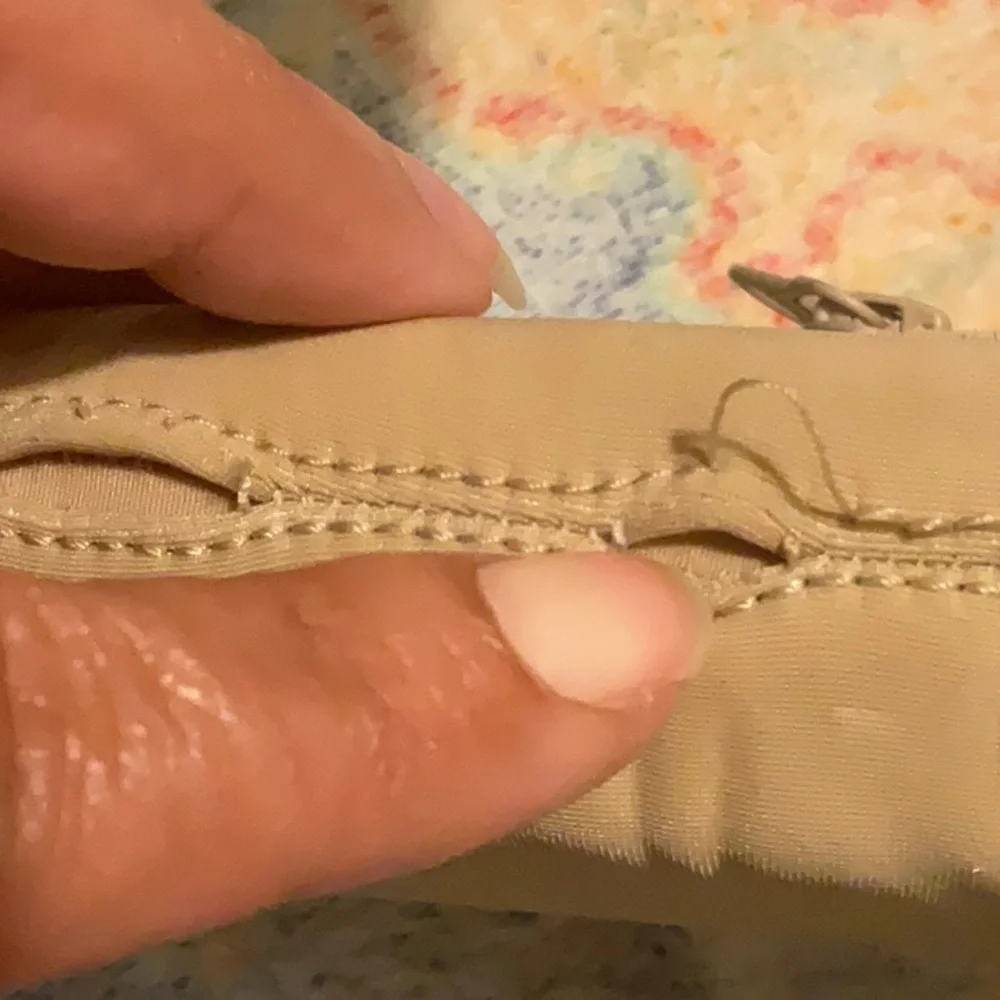 UGG Platform Boots in Sand Size 10, NWT - Picture 3 of 16